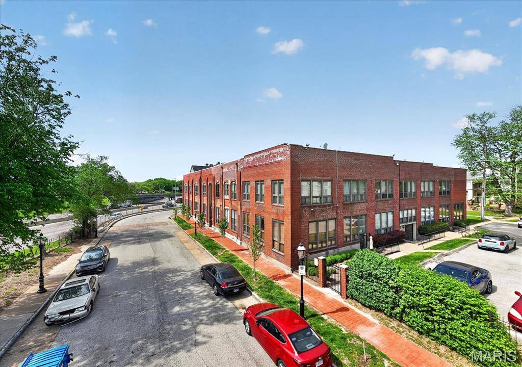 1523 S 10th ST #215, St Louis, MO 63104