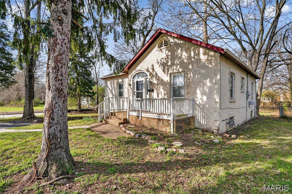 437 S Clark AVE, St Louis, MO 63135