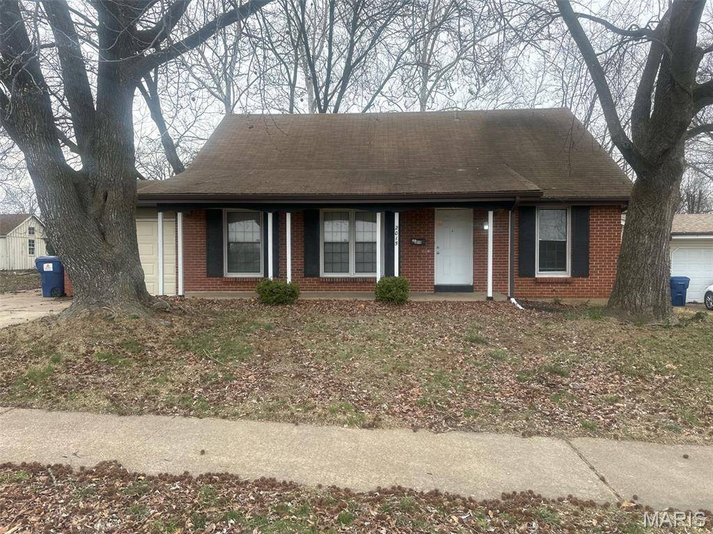 2015 Derhake RD, Florissant, MO 63033