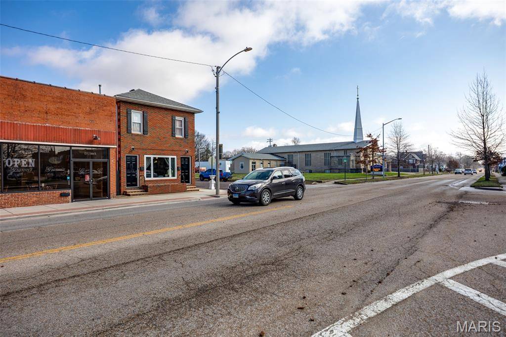 123 E Union AVE, Litchfield, IL 62056