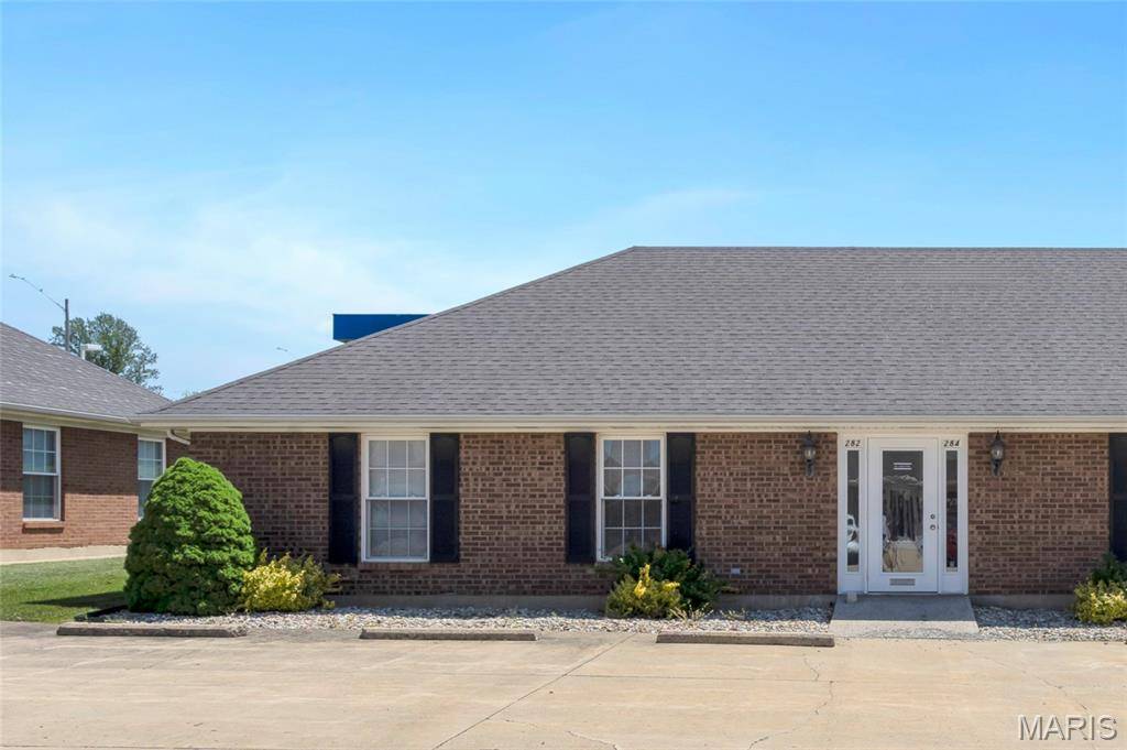 282 Southwoods DR, Columbia, IL 62236
