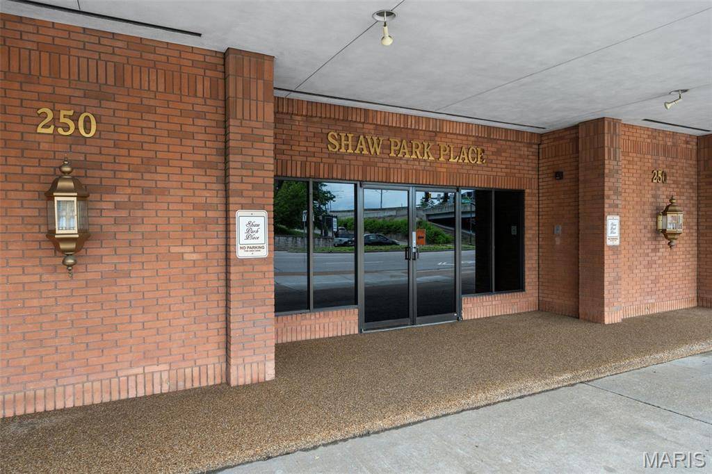 250 S Brentwood BLVD #1F, Clayton, MO 63105