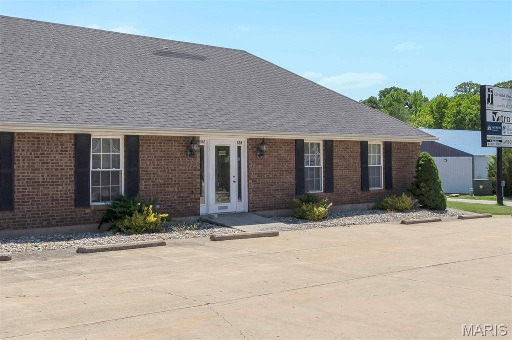 284 Southwoods DR, Columbia, IL 62236