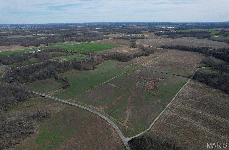 000 South Fork Rd., Red Bud, IL 62278