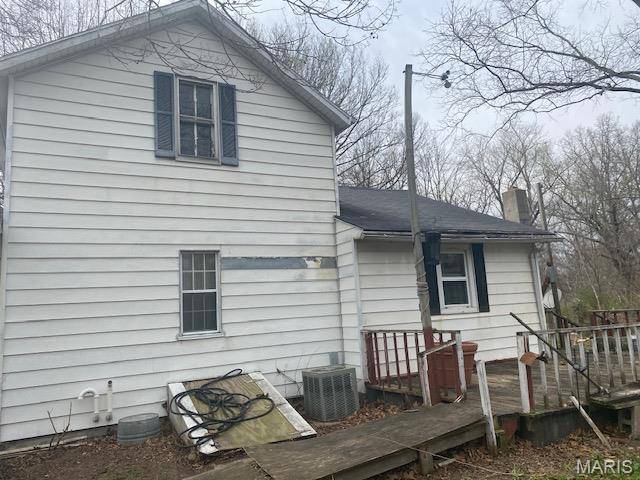 285 W 2nd ST, Oakdale, IL 62268