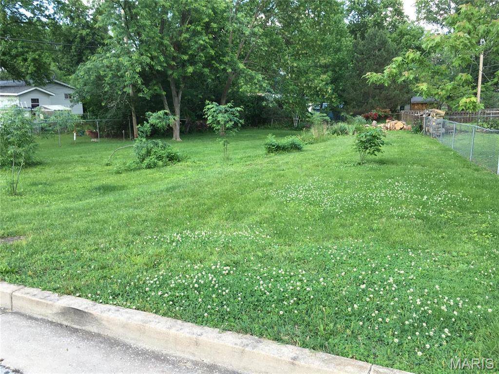1120 TAHITI DR, St Louis, MO 63126