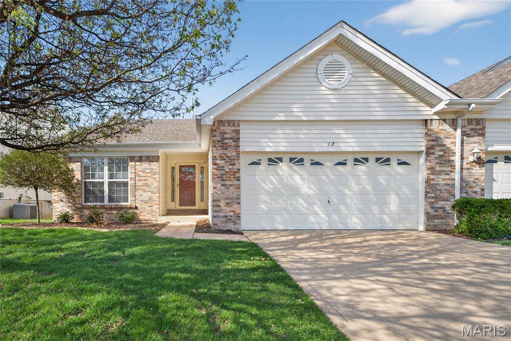 12 Shimmering Lake CT, St Charles, MO 63301
