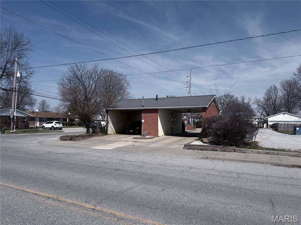 129 W Main ST, Mount Olive, IL 62069