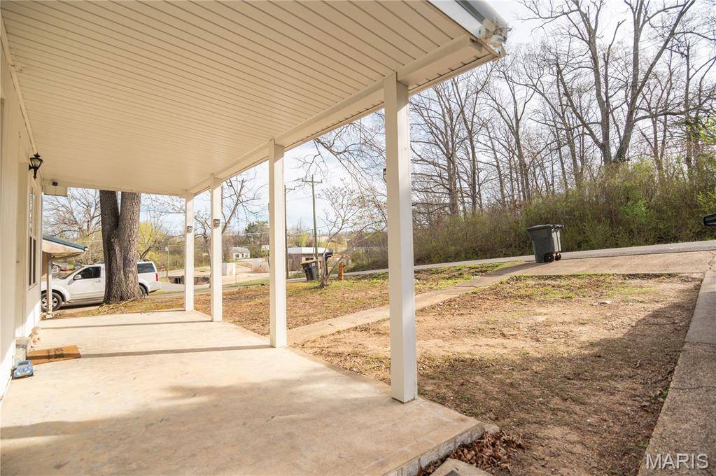 1005 N Lafayette ST, Doniphan, MO 63935