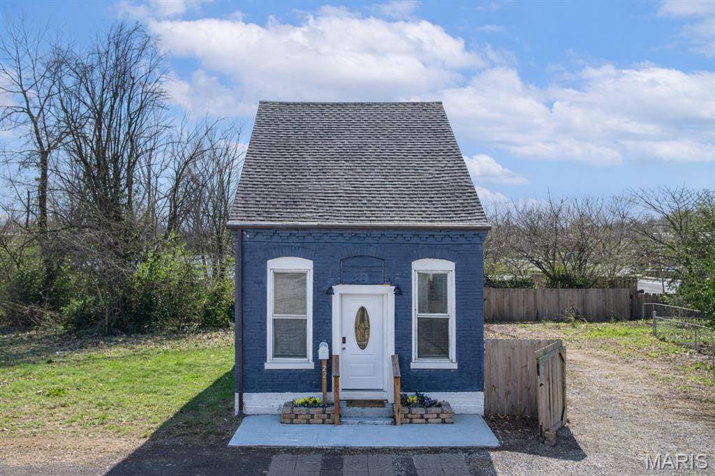 22 S 15th ST, Belleville, IL 62220