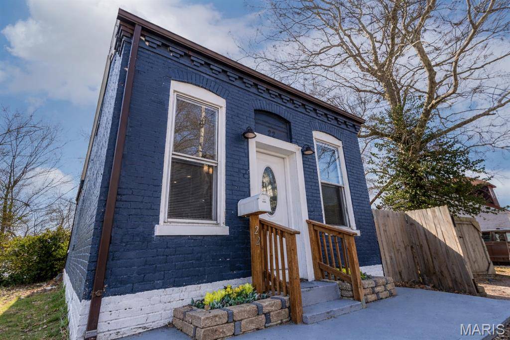 22 S 15th ST, Belleville, IL 62220