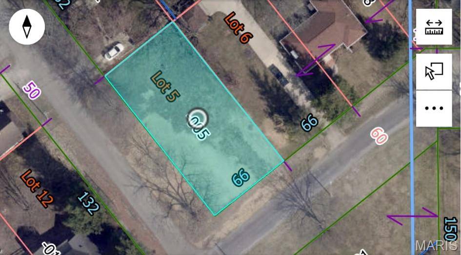 305 Shelby ST, Gillespie, IL 62033