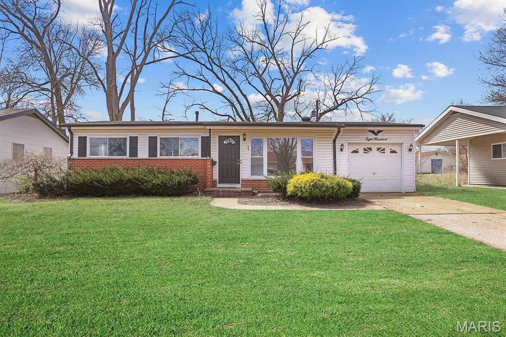 800 Babler DR, Florissant, MO 63031
