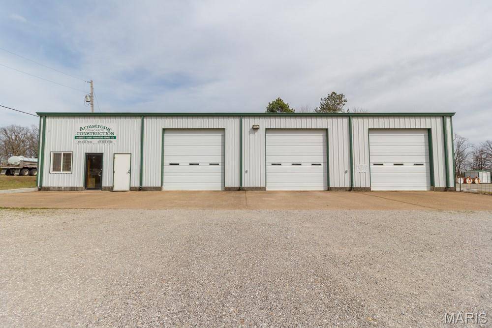 22801 Sunshine LN, Lebanon, MO 65536