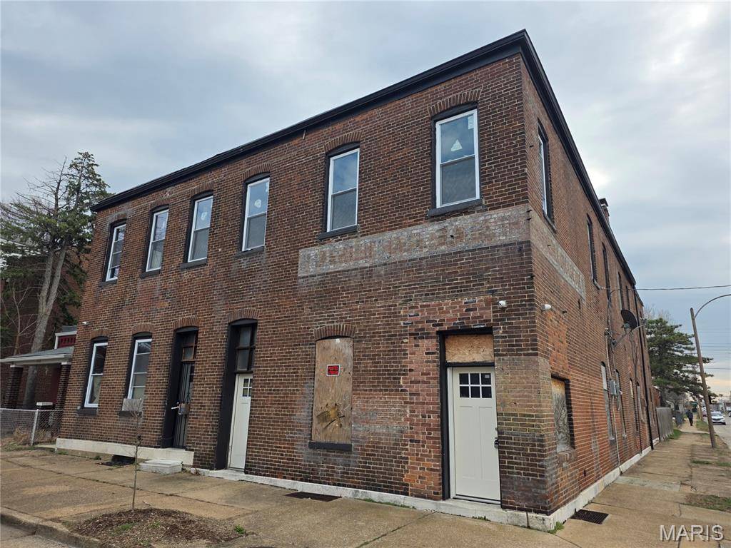 7726 Minnesota AVE, St Louis, MO 63111