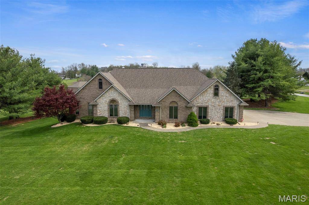 2305 Saint Andrews CTS, Jackson, MO 63755