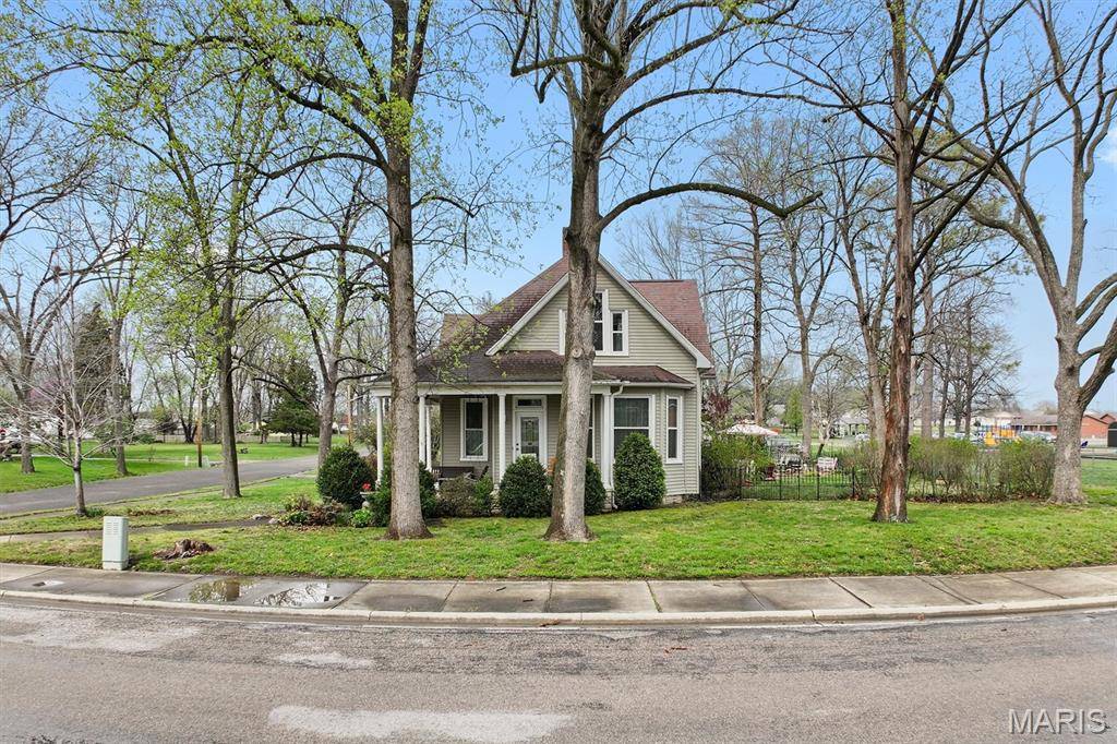 791 Clinton ST, Carlyle, IL 62231