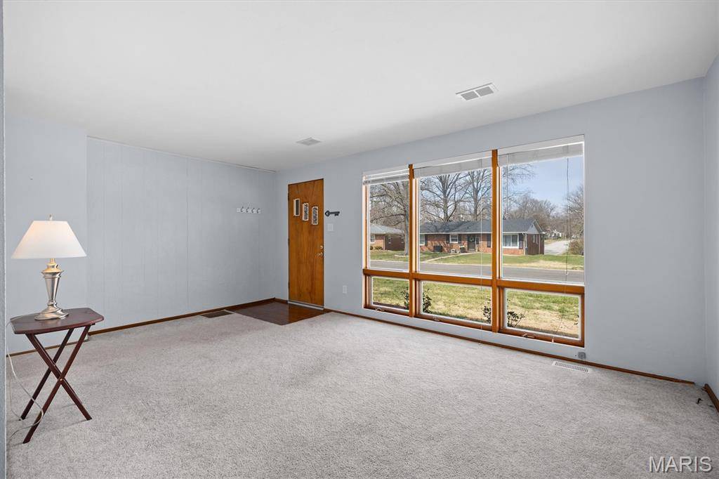 628 Roanoke DR, Edwardsville, IL 62025