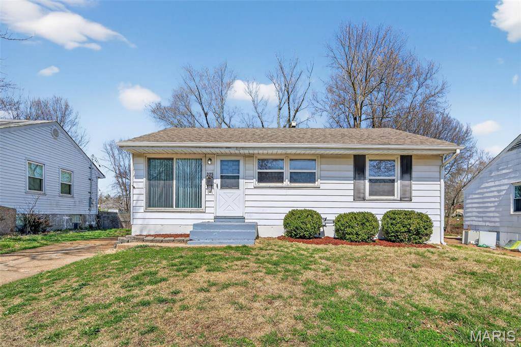 325 Lancashire RD, St Louis, MO 63137
