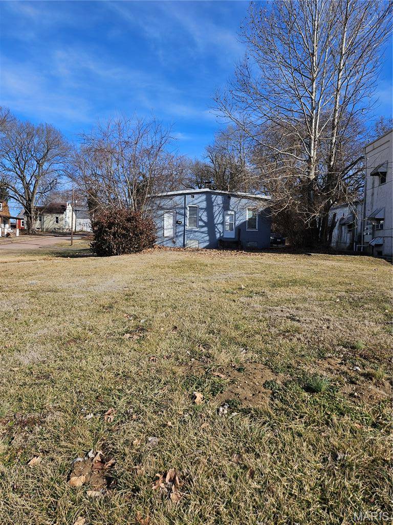 320-322 N 2nd ST, Belleville, IL 62220