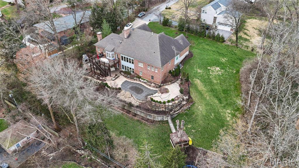 9 Graybridge DR, Ladue, MO 63124