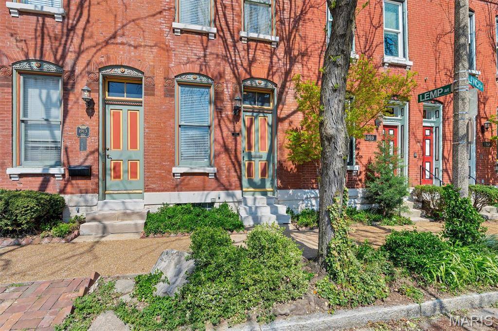 1911 Lynch ST, St Louis, MO 63118