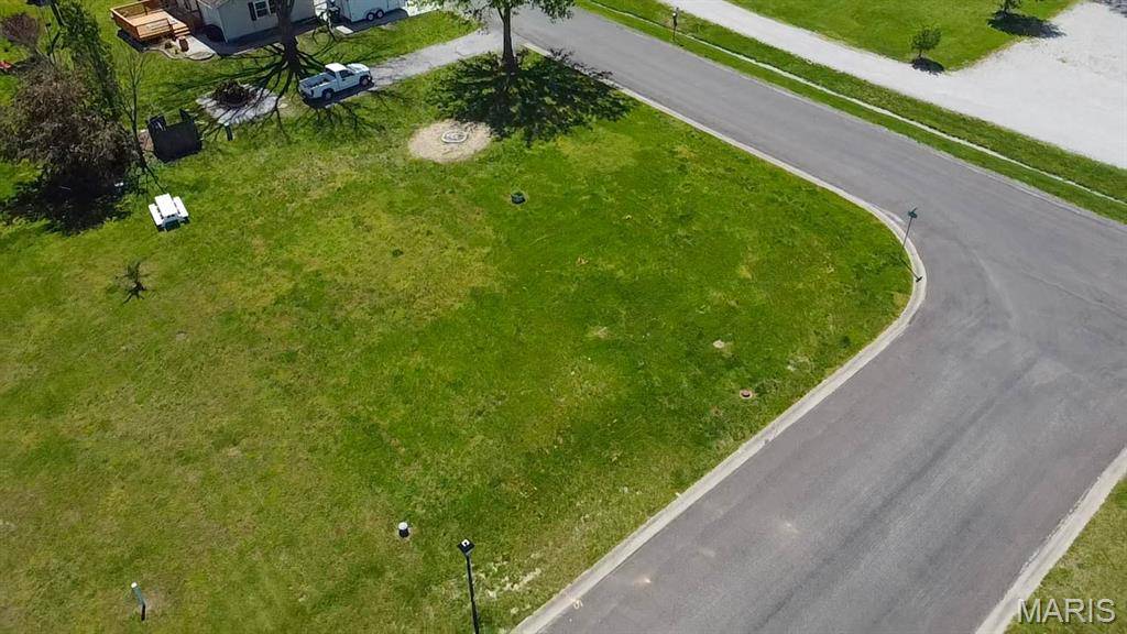 300 Freedom DR, Hecker, IL 62248
