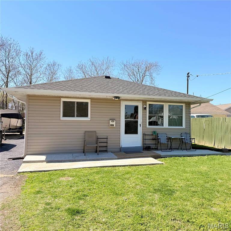 9907 Erie DR, St Louis, MO 63125
