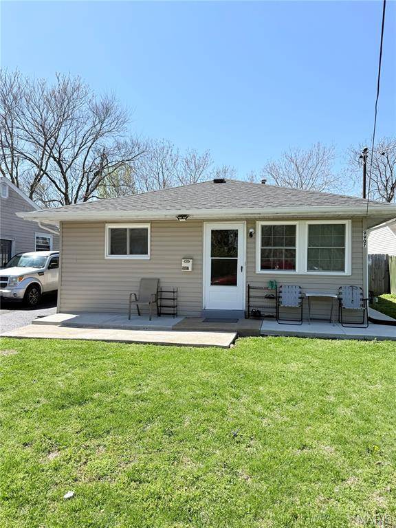 9907 Erie DR, St Louis, MO 63125