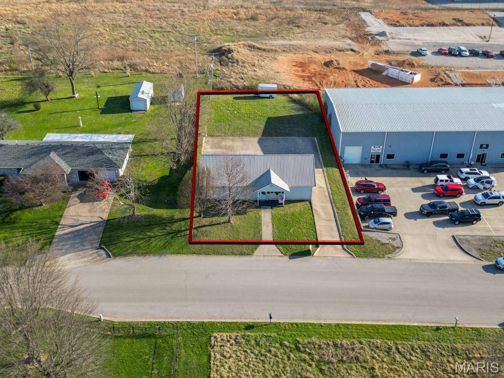 144 Bonnie DR, Lebanon, MO 65536