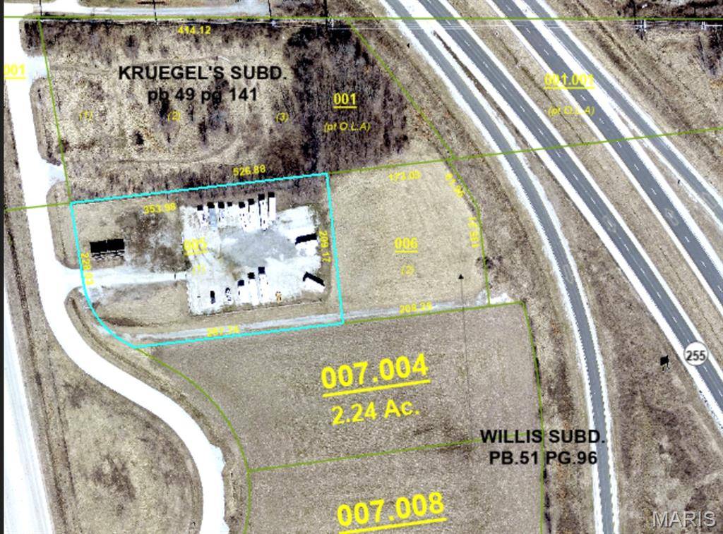 6901 Godfrey RD, Godfrey, IL 62035
