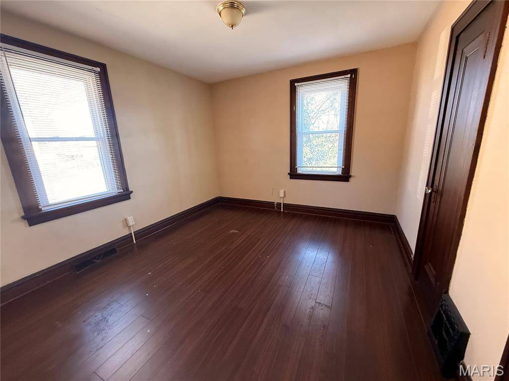 8312 Carl AVE, Jennings, MO 63136