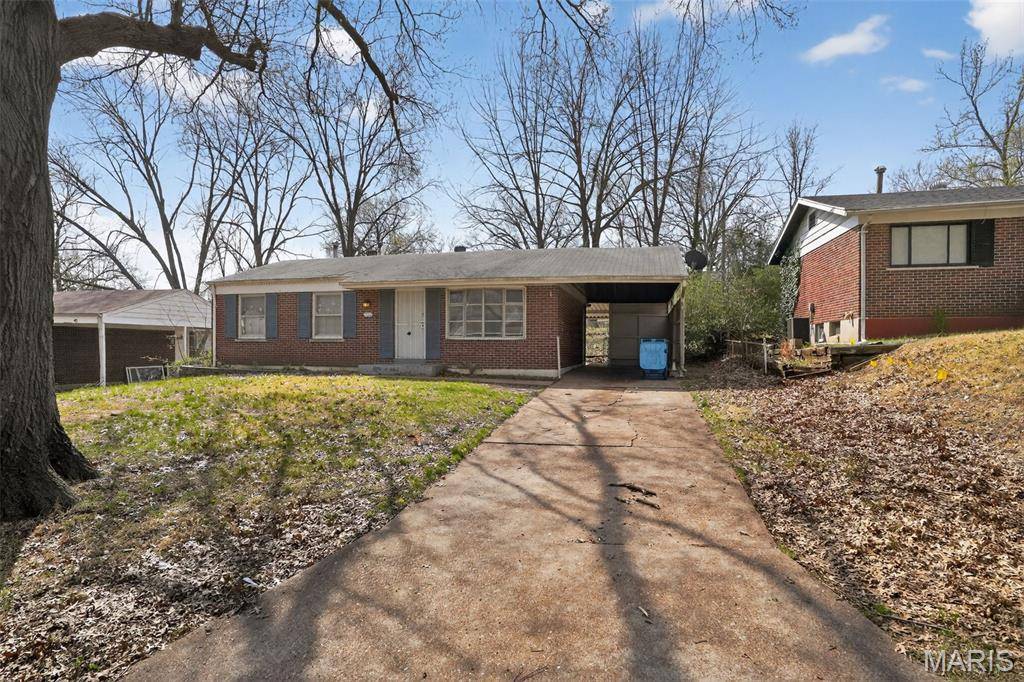 1722 Bradshaw DR, St Louis, MO 63136