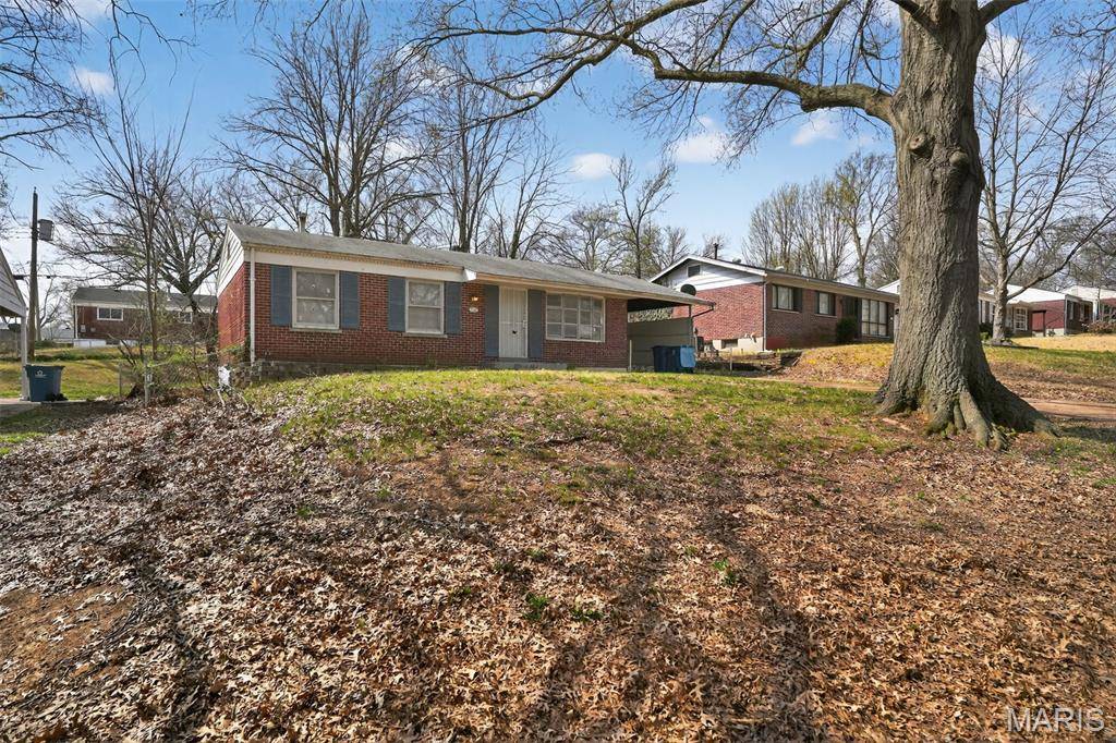 1722 Bradshaw DR, St Louis, MO 63136