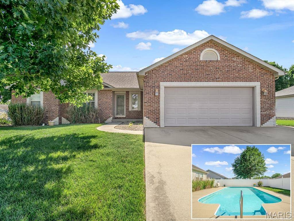 1051 White Oak DR, Red Bud, IL 62278