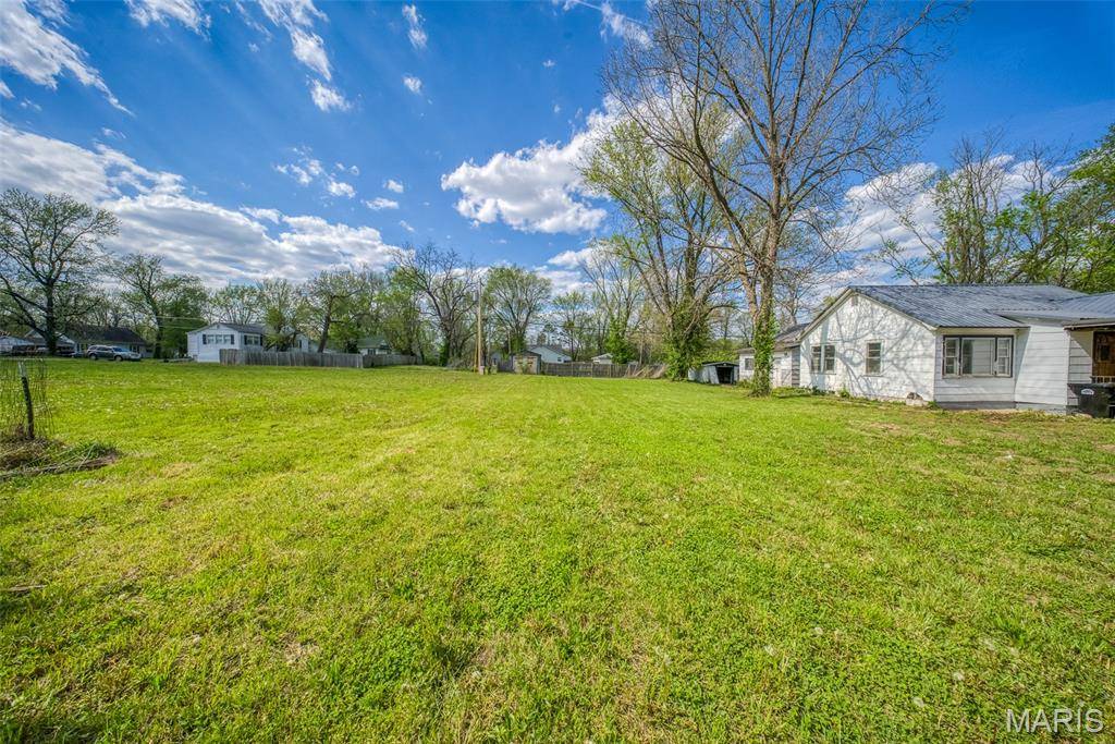 315 E Eldon ST, St James, MO 65559
