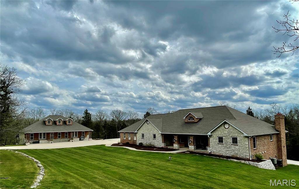 130 Valley Oaks LN, Union, MO 63084