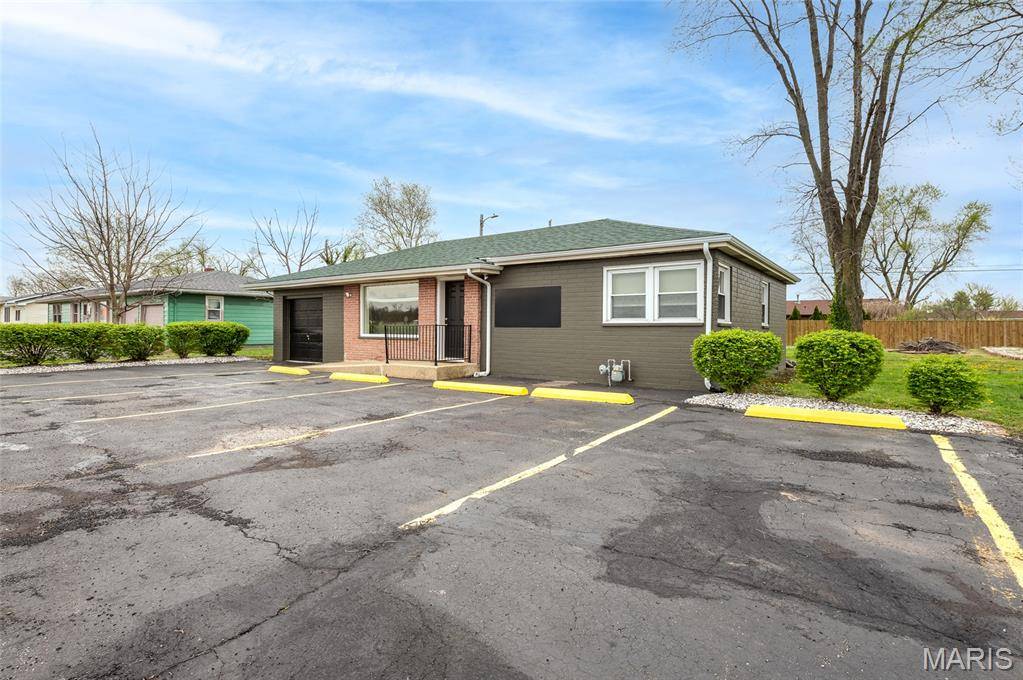 3704 Pontoon RD, Granite City, IL 62040