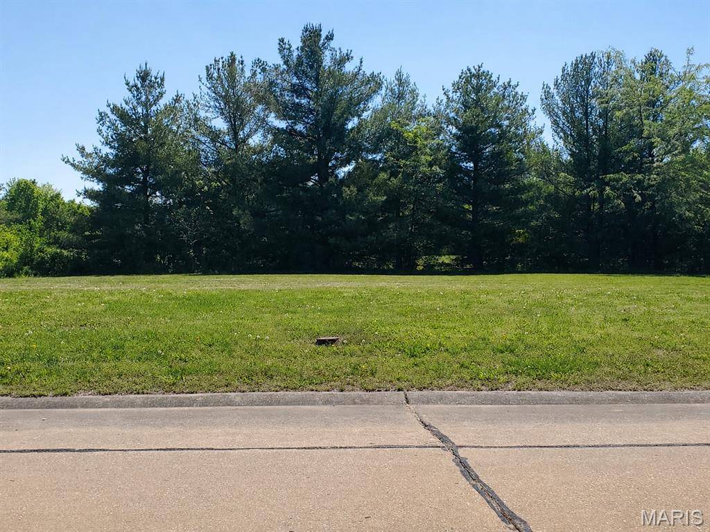 3050 Governors DR, Carlyle, IL 62231