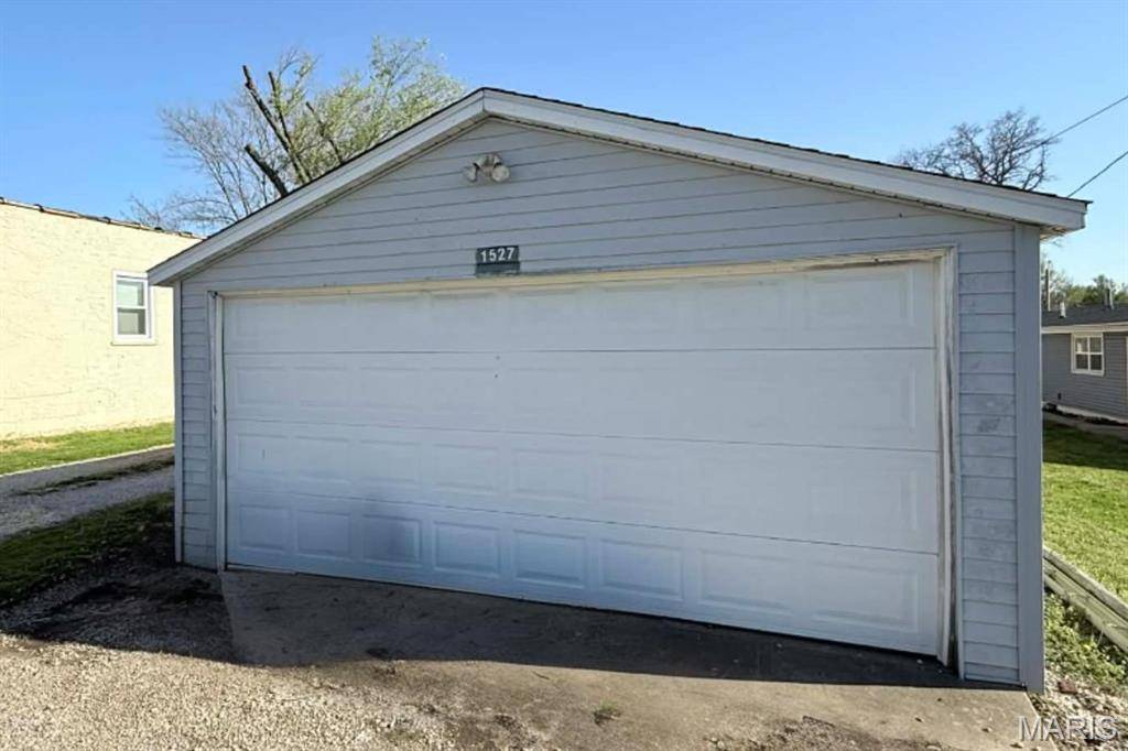 1527 W Randolph ST, Vandalia, IL 62471