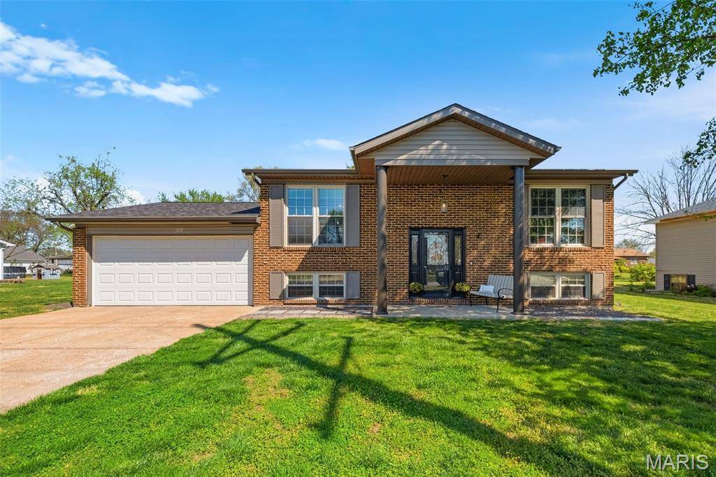 217 E Shiloh DR, Red Bud, IL 62278