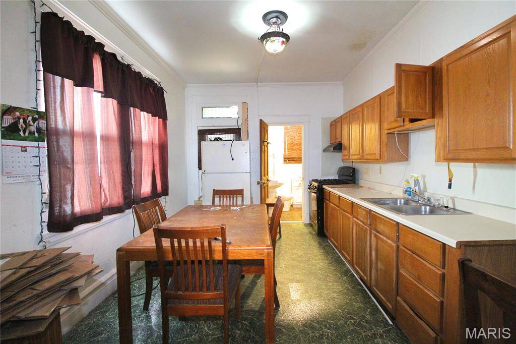 2230 E 24th ST, Granite City, IL 62040