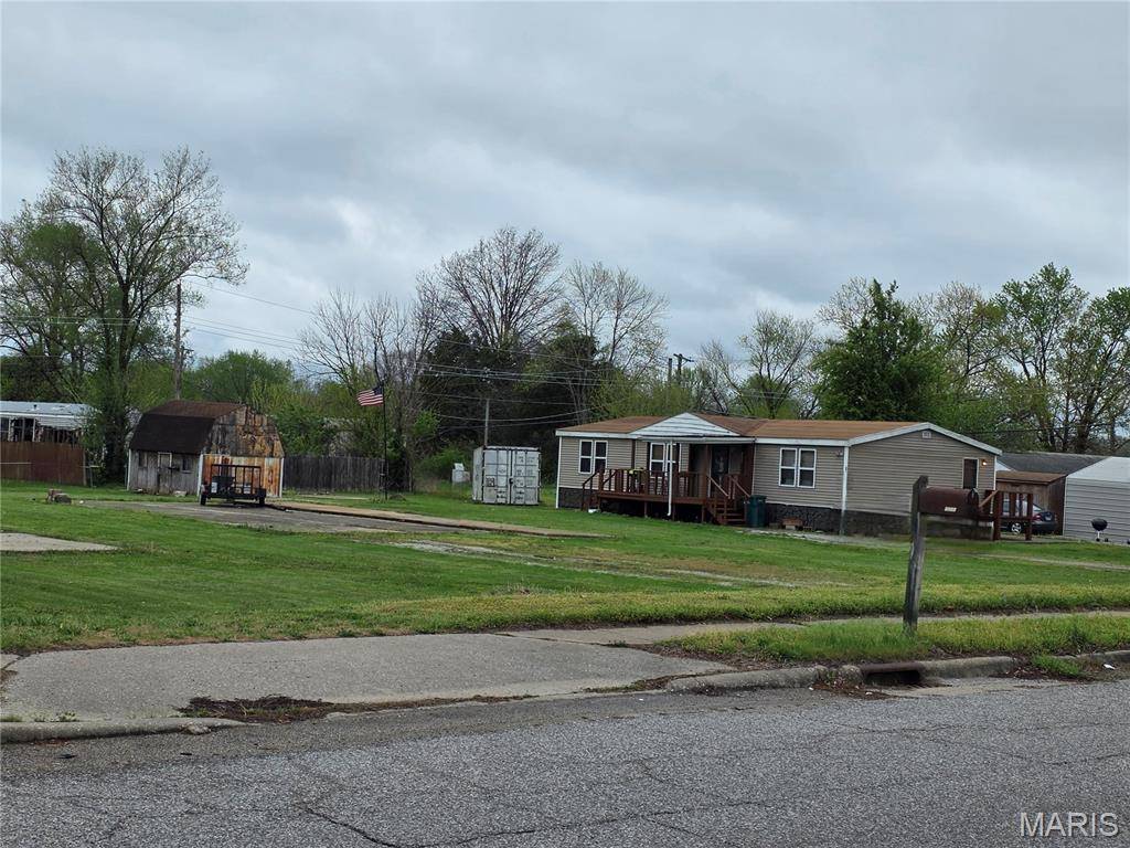 2335 Jerome LN, Cahokia, IL 62206