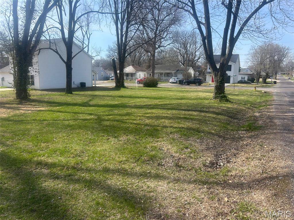 715 N Delaware AVE, Belleville, IL 62221