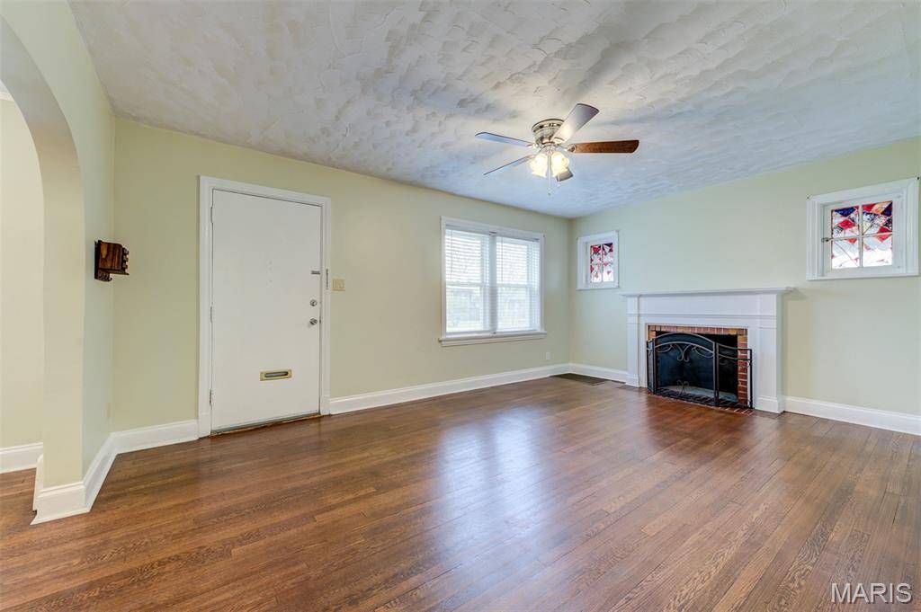 7710 Saint Albans AVE, St Louis, MO 63117