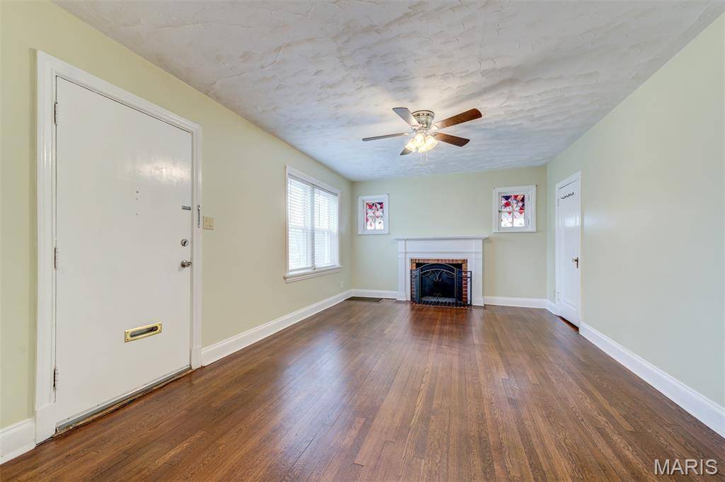 7710 Saint Albans AVE, St Louis, MO 63117