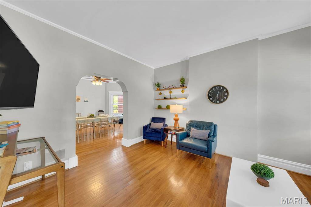 3305 Pestalozzi ST, St Louis, MO 63118