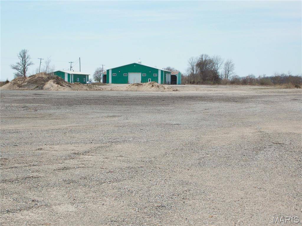 7275 N 1220 LN, Mt Carmel, IL 62863