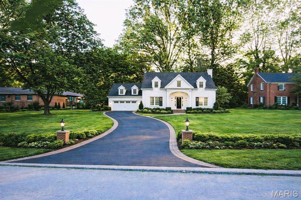 74 Country Club PL, Belleville, IL 62223