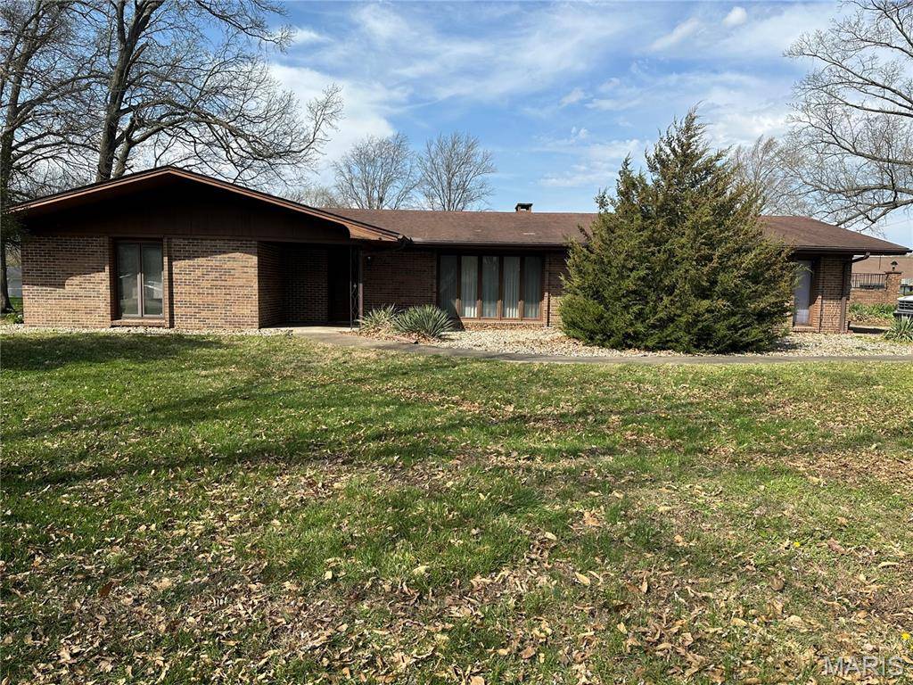 801 N James ST, Sparta, IL 62286